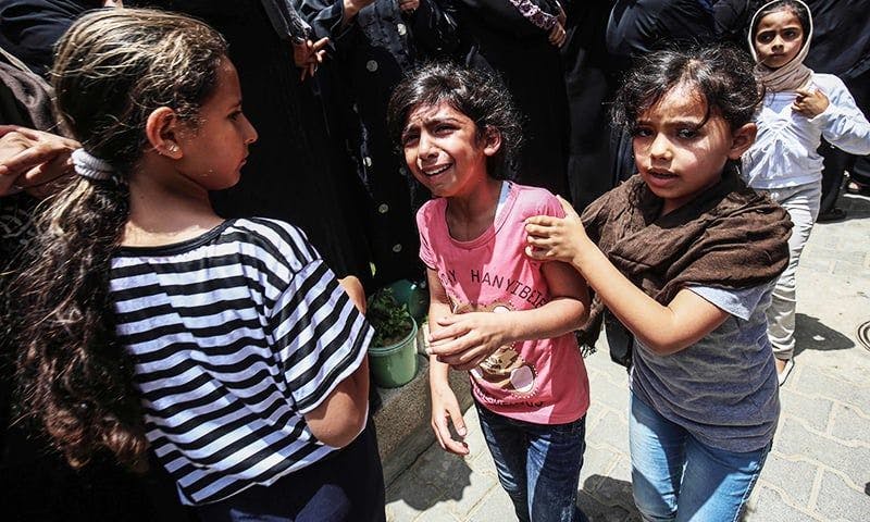 Palestinian children crying for help